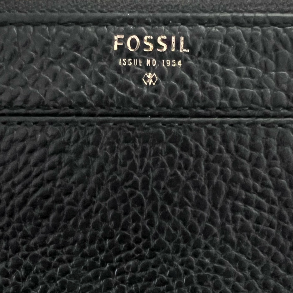 FOSSIL Pebble LEATHER Wallet Black Yellow Tassel Zip A Round Closure No Callouts - Picture 2 of 15